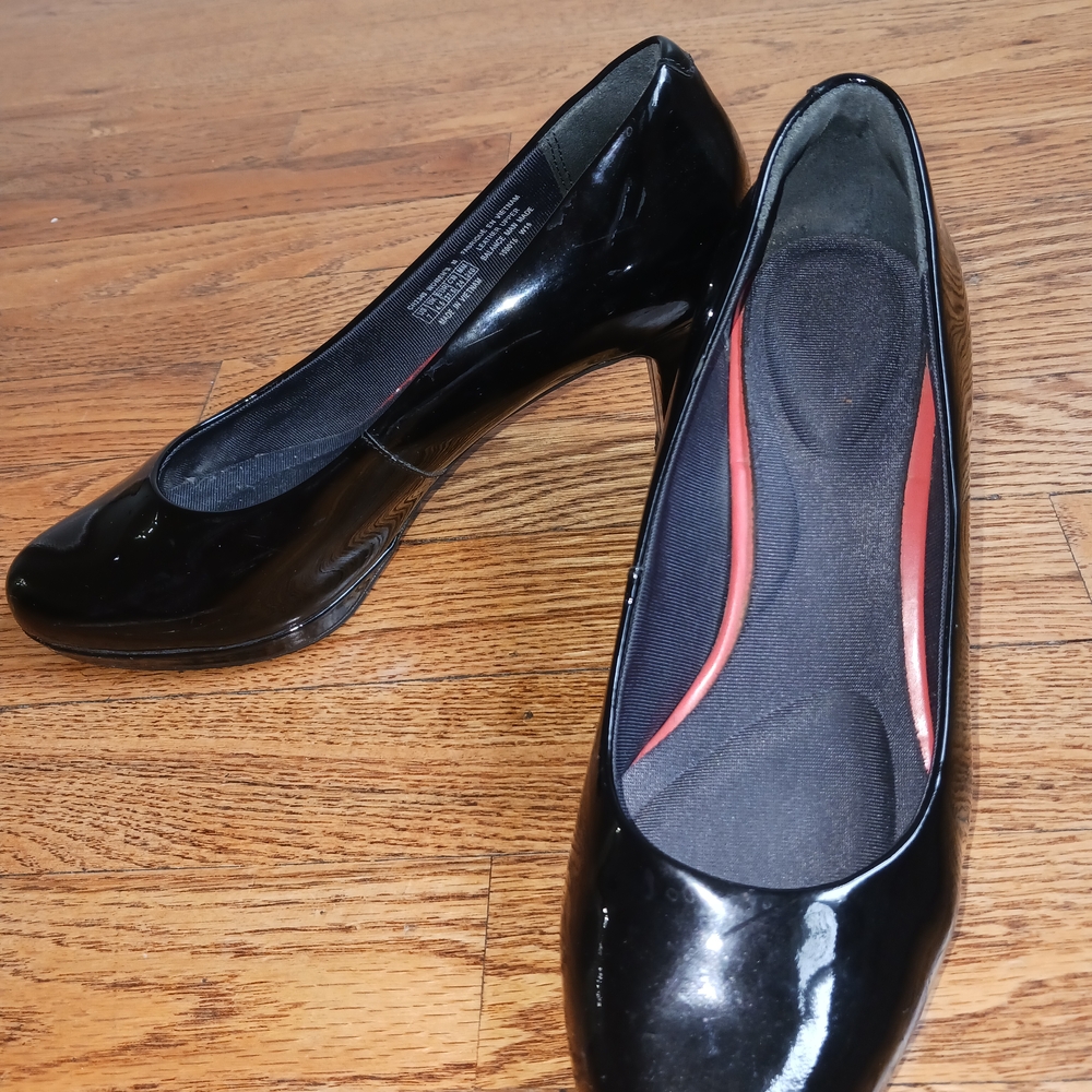 Euc Rockport Black Patent Leather Heels Size 7